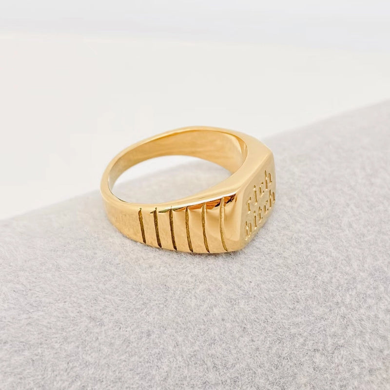 Rich B*tch - Gold cigar Ring